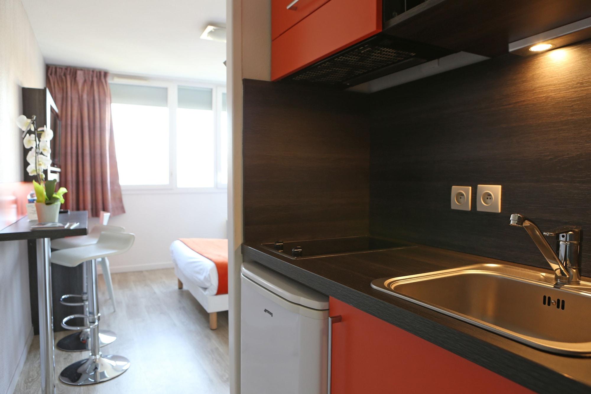 Aparthotel Adonis Paris Sud Chevilly-Larue Exterior foto