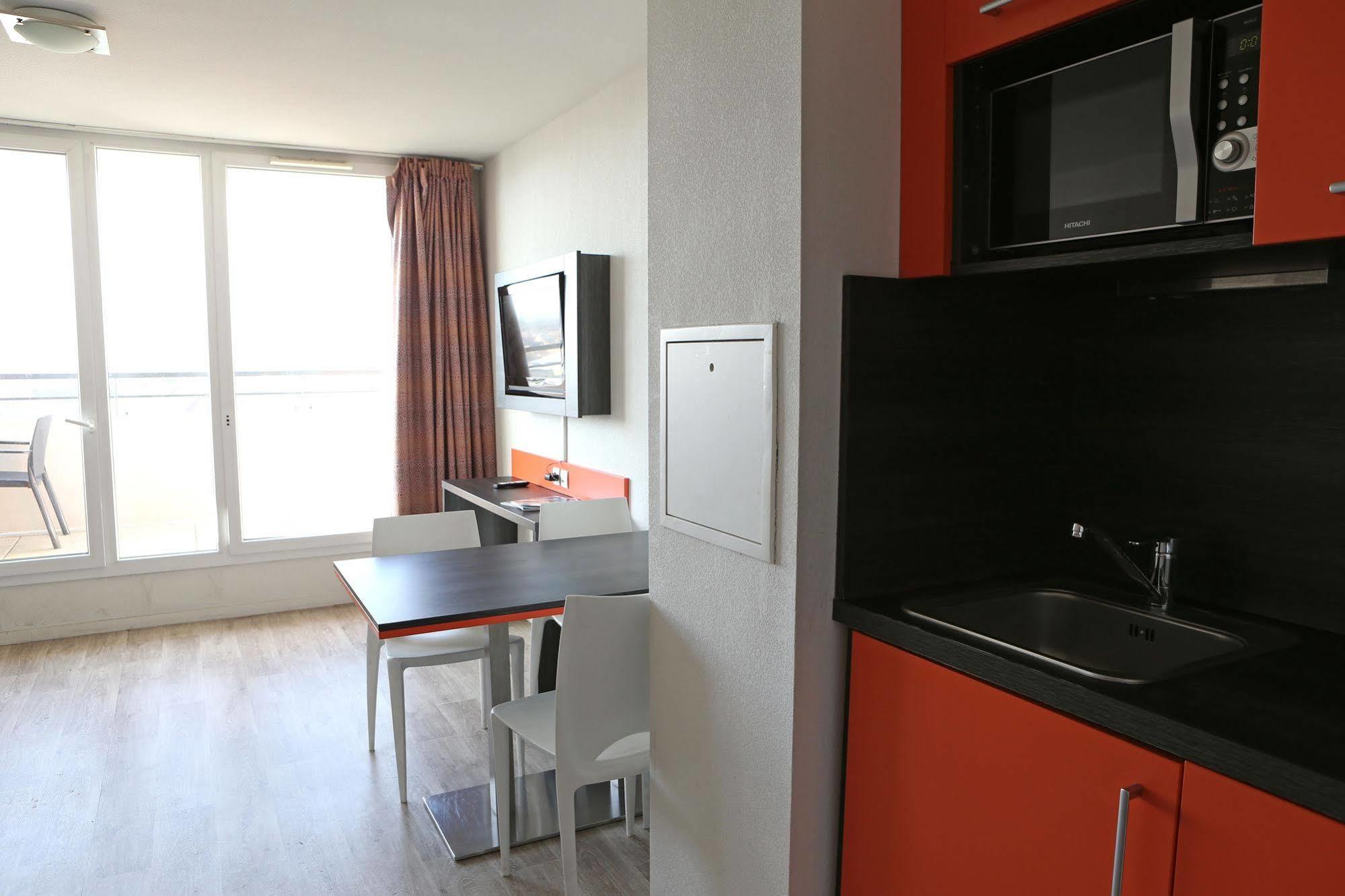 Aparthotel Adonis Paris Sud Chevilly-Larue Exterior foto